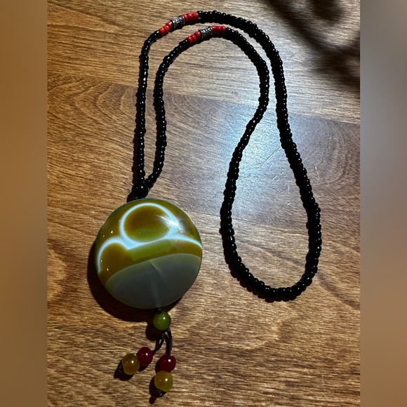 Oriental Stone Necklace brand new - Picture 2 of 3